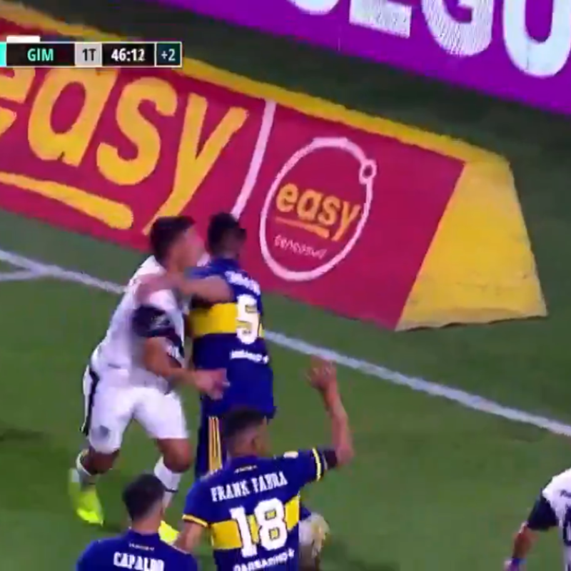 Carlos Zambrano volvió a perder su duelo en gol que recibió Boca