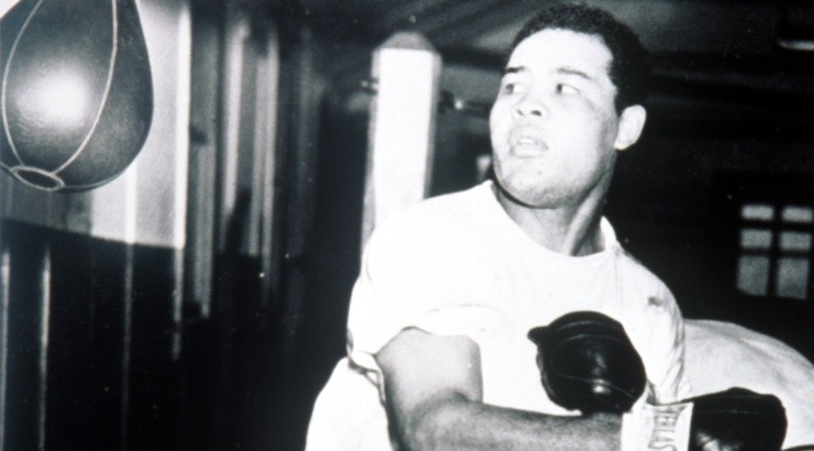 Joe Louis in training for the fight against Jersey Joe Walcott in 1947. (Getty)