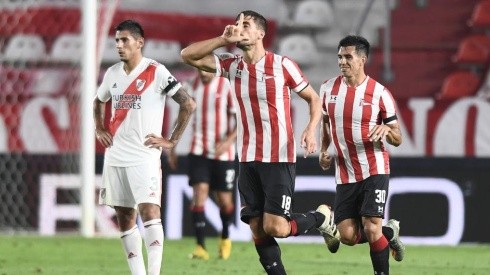 Estudiantes reaccionó y se impuso por 2-1 en La Plata.