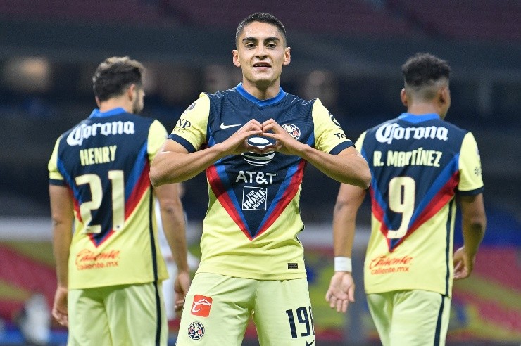 Santiago Naveda en América