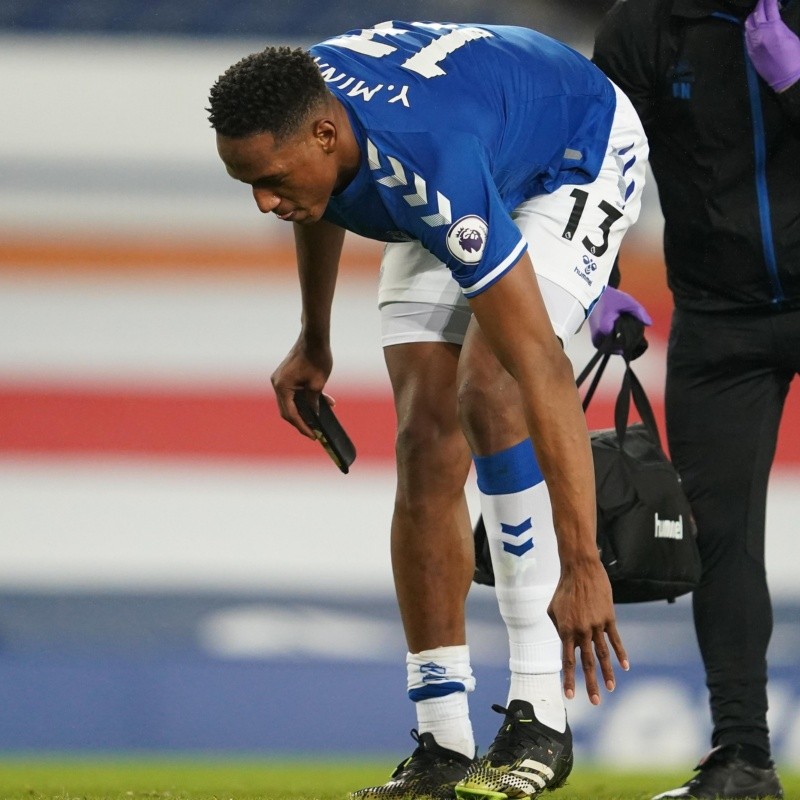 Yerry Mina le sigue los pasos a James: salió lesionado del juego vs M. City