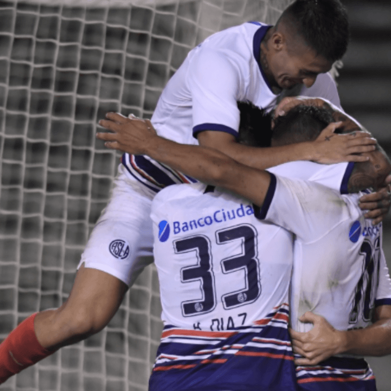 No hubo sorpresas para San Lorenzo, que goleó a Liniers con doblete de Óscar Romero