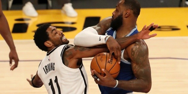 NBA scolds Irving LeBron James for missing a free throw on the Lockers vs Nets [Video]