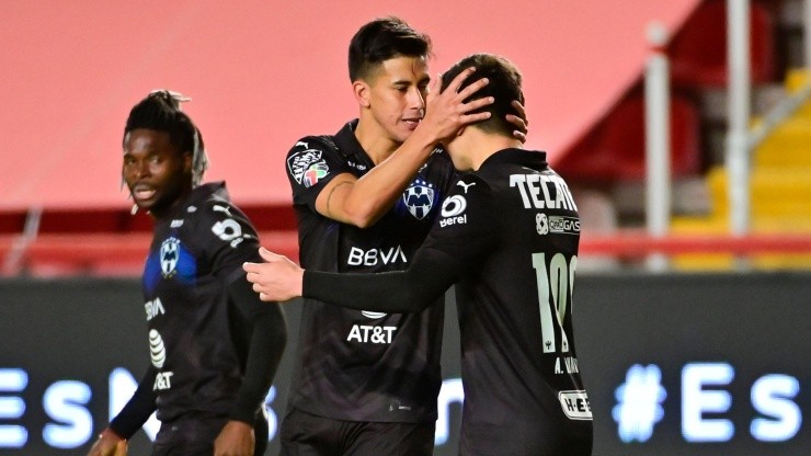 Maximiliano Meza anotó un golazo para Rayados.