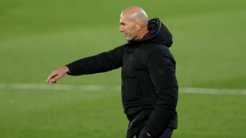 Fuerte dolor de cabeza para Zinedine Zidane.