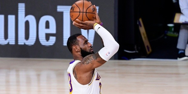 Los Angeles Lakers vs Washington Wizards LeBron James fallo tiro libre ganador [Video]