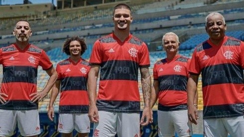 Atletas atuais e ex-jogadores do Flamengo foram escolhidos para divulgar a camisa
