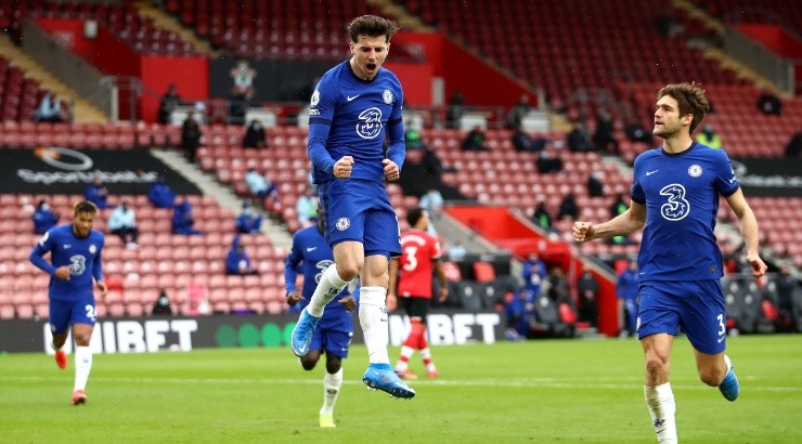 Mason Mount of Chelsea celebrates after scoring a goal against Southampton. (Getty)