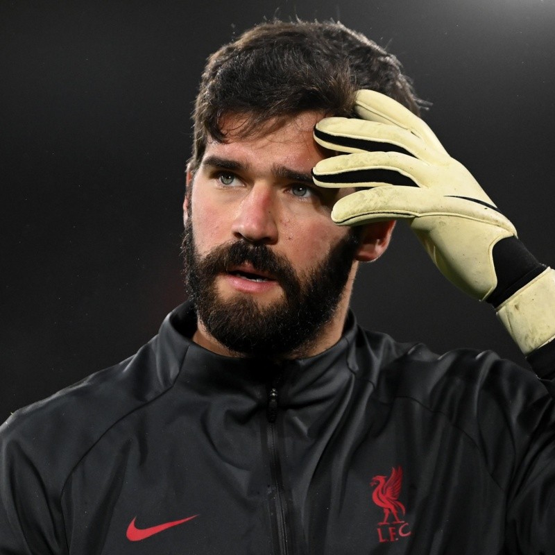 El sentido mensaje del Liverpool a Alisson por la muerte de su padre