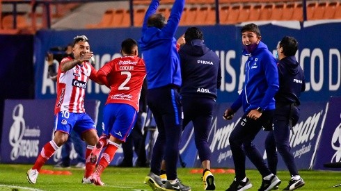 Atlético de San Luis marca un gol imposible ante Tigres UANL.