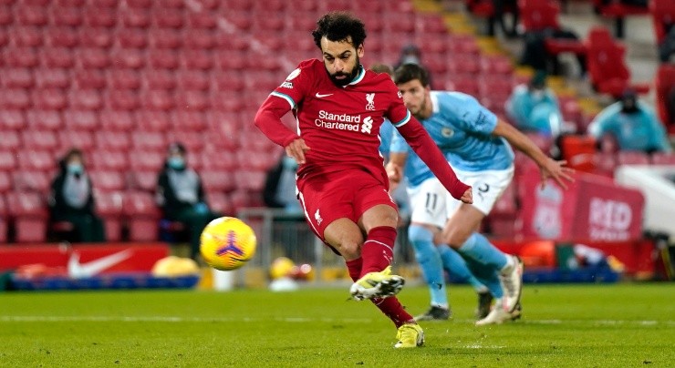 Mohamed Salah of Liverpool scores their side&#039;s first goal from the penalty spot against Manchester City. (Getty)