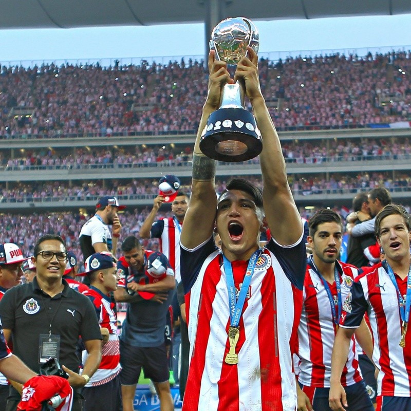 Alan Pulido se burló de un aficionado de Tigres con el título de Chivas en 2017