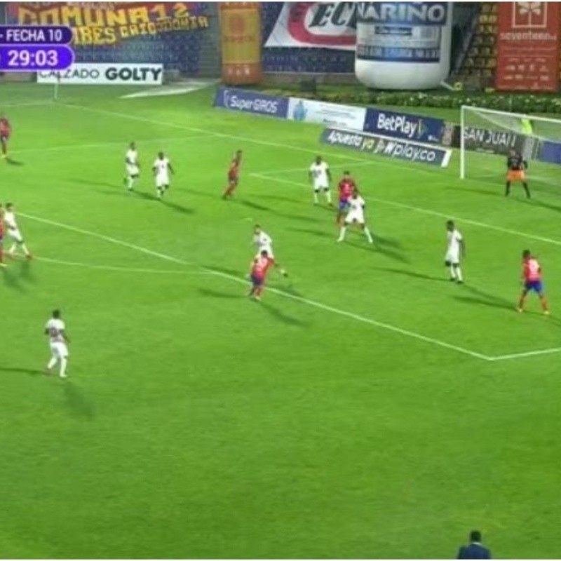 Dibuje maestro: rabona y travesaño, por poco Deportivo Pasto marca el gol del año