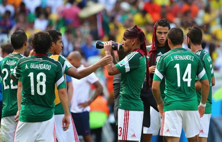Hidratación en México vs. Holanda (Getty Images)