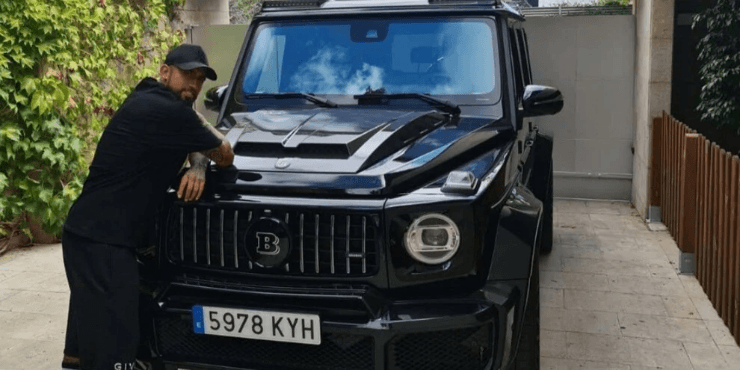 Arturo Vidal y sus autos de lujo en Italia