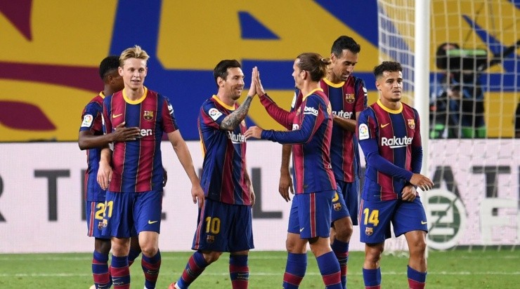 Time do Barcelona comemora gol na atual temporada (Foto: Getty Images)