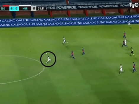 Video: Lozano y un blooper terrorífico que derivó en el gol de San Lorenzo