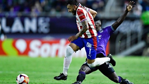 Alexis Vega rescató el empate con una jugada en que se exigió físicamente para no perder una pelota y terminó en gol