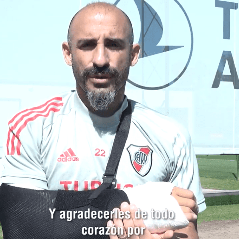 Video: Pinola les mandó un mensaje y los hinchas de River se volvieron locos