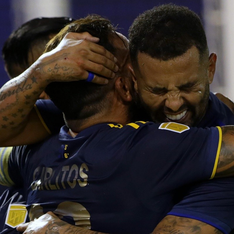 Cardona sacó a la luz lo que Tevez le dijo antes de meter su gol de tiro libre