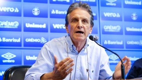 Grêmio anuncia saídas do vice de futebol e diretores
