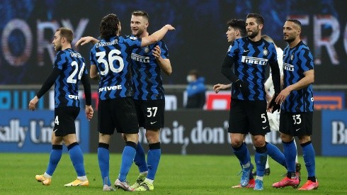 Inter sigue al mando de la Serie A con Sánchez y Vidal.
