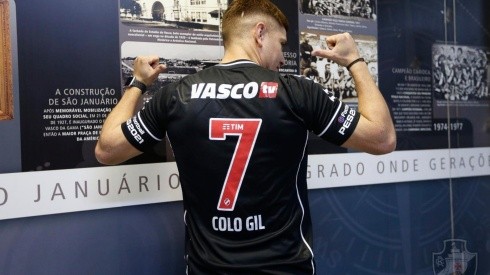 Leonardo Gil tiene todo listo en Colo Colo y debe llegar hoy para firmar su contrato.