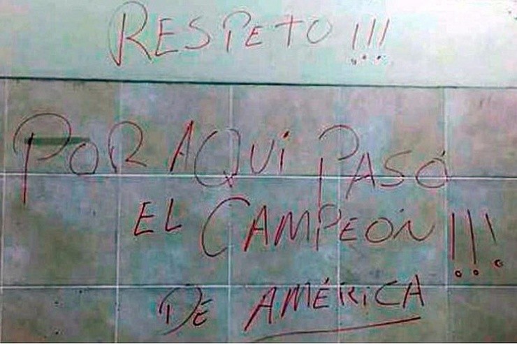 El rayado de la selección chilena en el Estadio Nacional de Lima