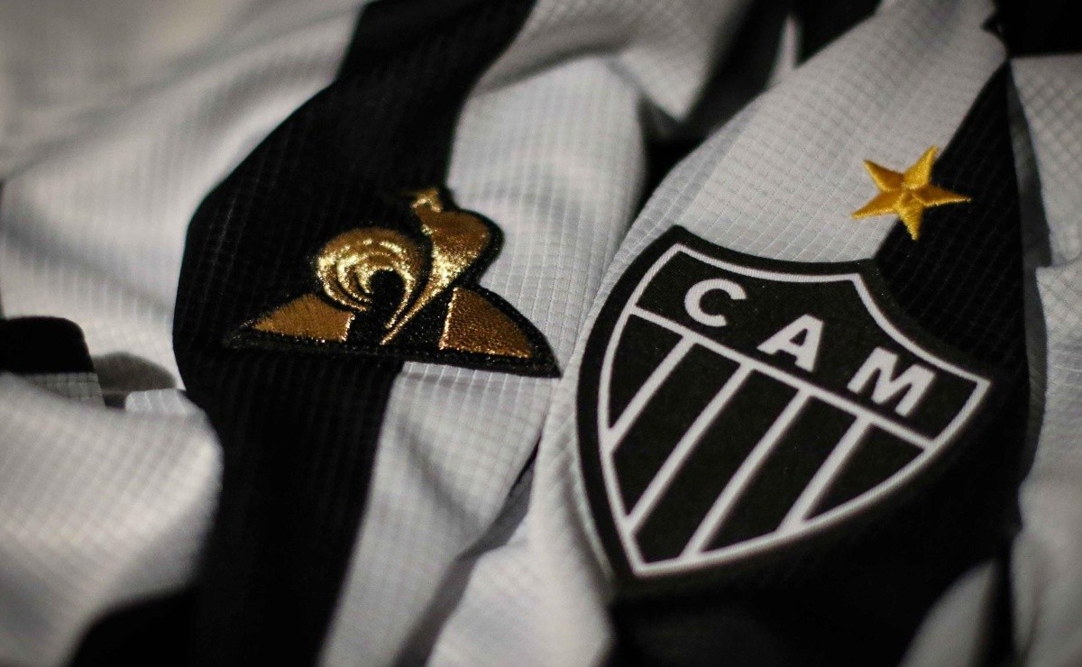 Vasco negocia com zagueiro campeão brasileiro pelo Atlético em 2021 -  FalaGalo