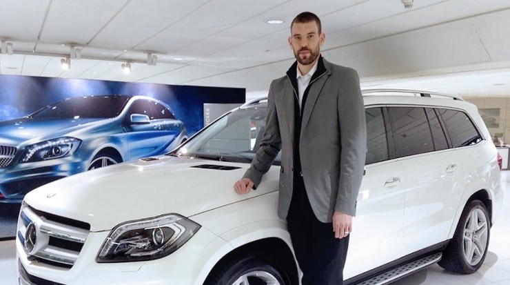 El menor de los Gasol compró este Mercedes Benz para su comodidad. Fuente: @marcgasol