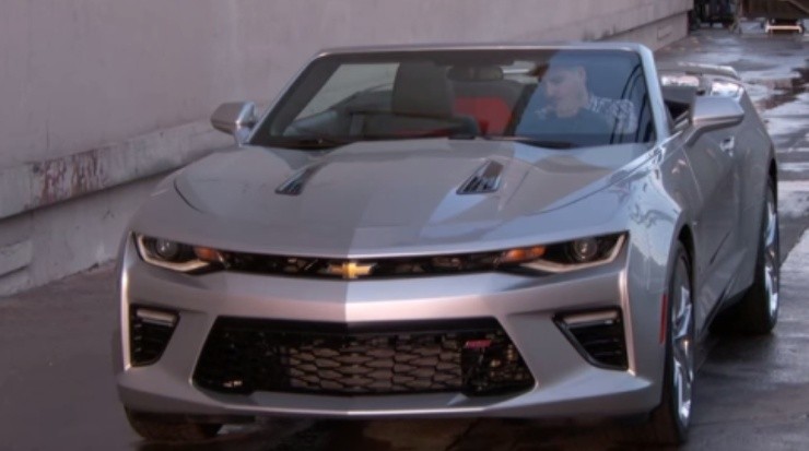 Thompson manejando su Chevy a toda velocidad. Fuente: Getty Images