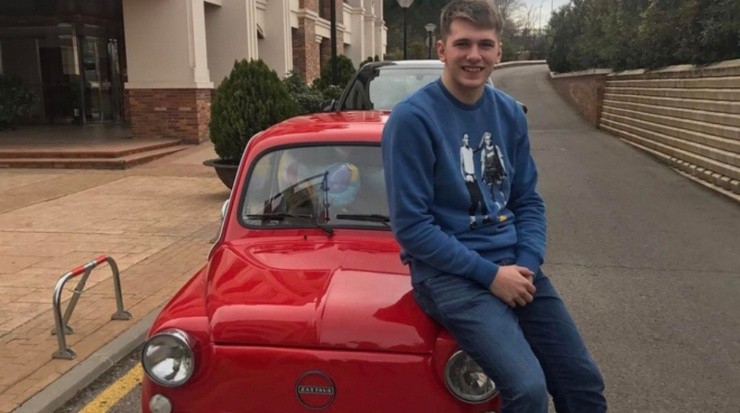 Con su Zastava, a todos lados. Fuente: @lukadoncic