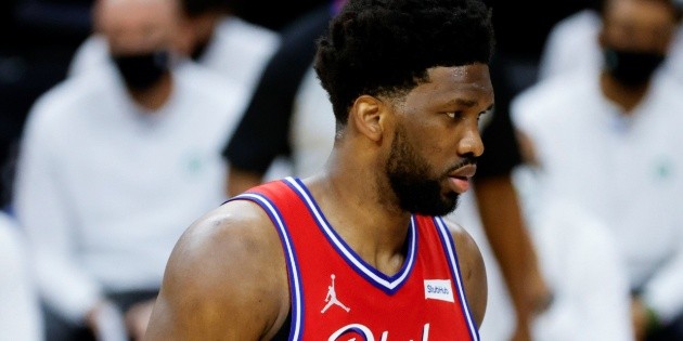 NBA: Joel Embiid will be out for three weeks with left knee injury