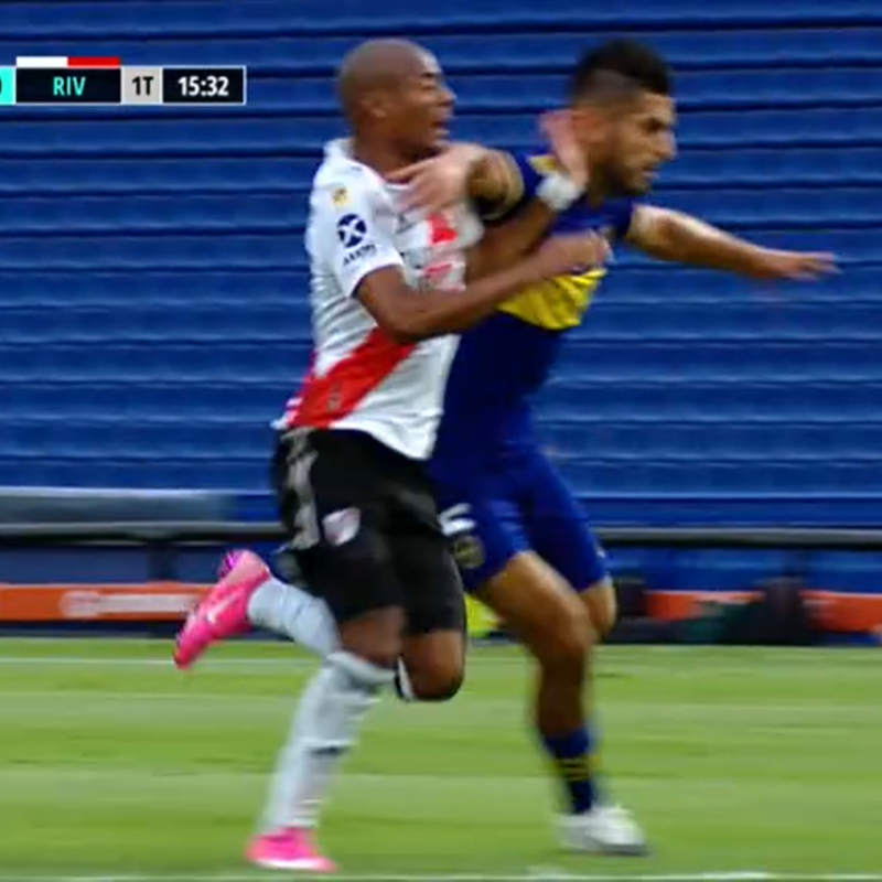 Carlos Zambrano metió manazo a De la Cruz en clásico contra River