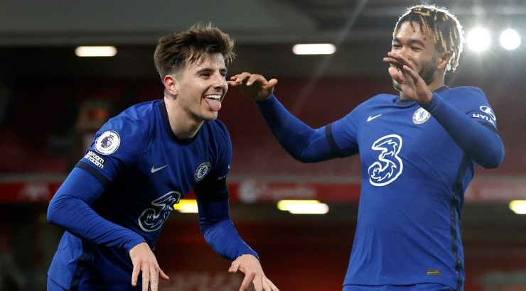 Mason Mount (left) of Chelsea celebrates with teammate Reece James (right). (Getty)
