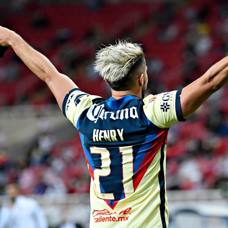 Henry Martín y Sebastián Córdova liquidaron a Chivas