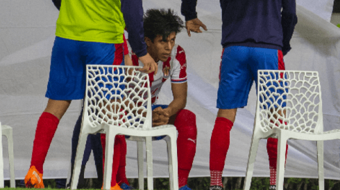 El atacante de Chivas suma seis goles en el torneo.