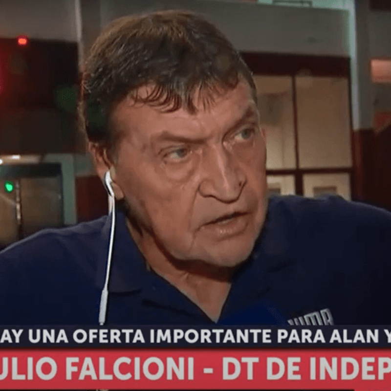 Falcioni sobre el Superclásico: "Los dos equipos con línea de cinco, ¡mamita!"