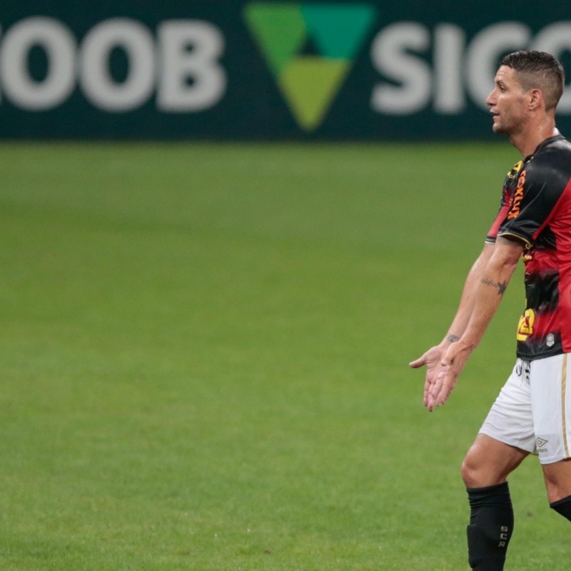 Thiago Neves mira títulos da Copa do Nordeste e do Campeonato Pernambucano