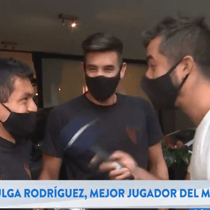 Le gritaron que lo quieren en Boca y el Pulga Rodríguez respondió