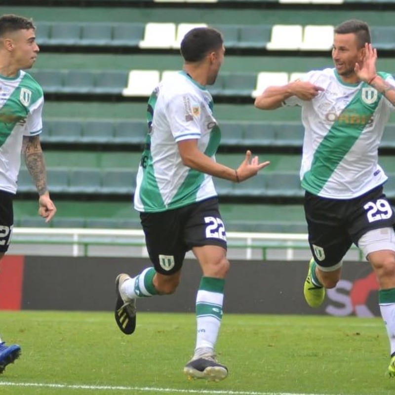 Con dos golazos de Pons, Banfield le ganó 2 a 0 a Lanús