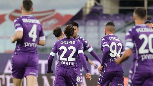 Erick Pulgar anota un golazo para la Fiorentina.