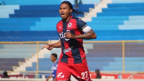 Gullit Peña marcó su segundo gol en El Salvador