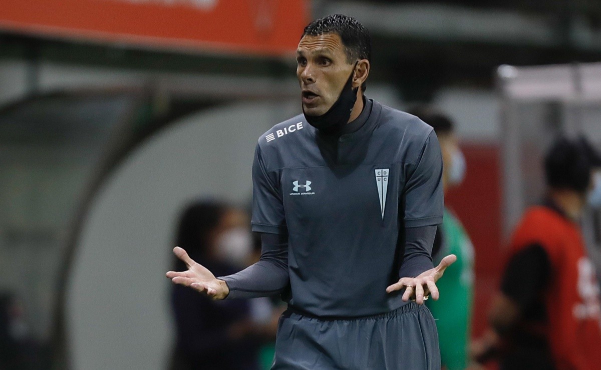 Universidad Catolica Gustavo Poyet Revela Que Sufrio Mas Ante Nublense Que Con Colo Colo