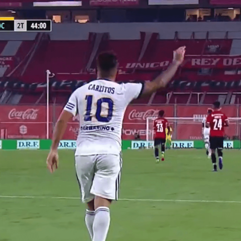 Video: a Tevez no le cobraron penal y le hizo un gesto a los allegados de Independiente