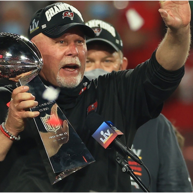 Bruce Arians cumplió su promesa de tatuarse si ganaba el Super Bowl