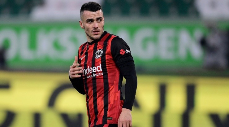 Filip Kostic of Eintracht Frankfurt looks dejected against Wolfsburg. (Getty)