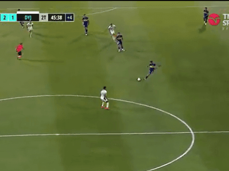 Video: Almendra le pegó de mitad de cancha y casi hace el gol del año en Boca