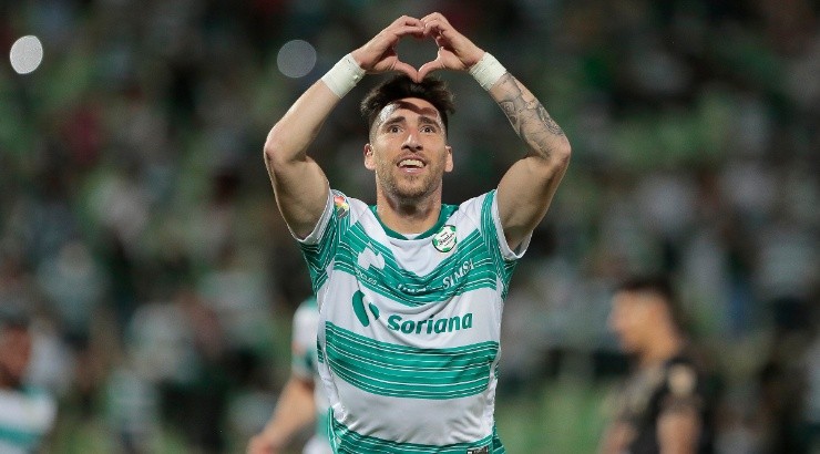 Fernando Gorriaran of Santos celebrates a goal. (Getty)