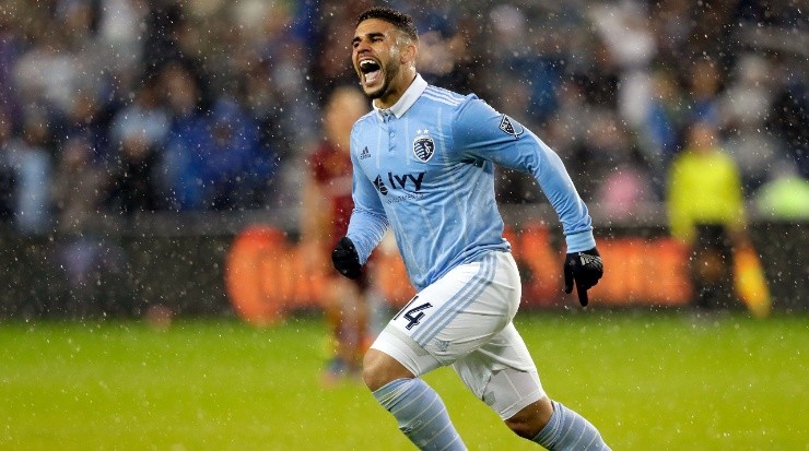 Guatemalan soccer player Carlos Ruiz celebrates after scoring against  News Photo - Getty Images